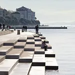 By The Sea - 19336 * ザダル