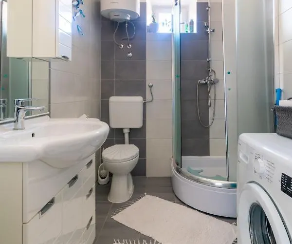 Appartement By The Sea - 19336 *